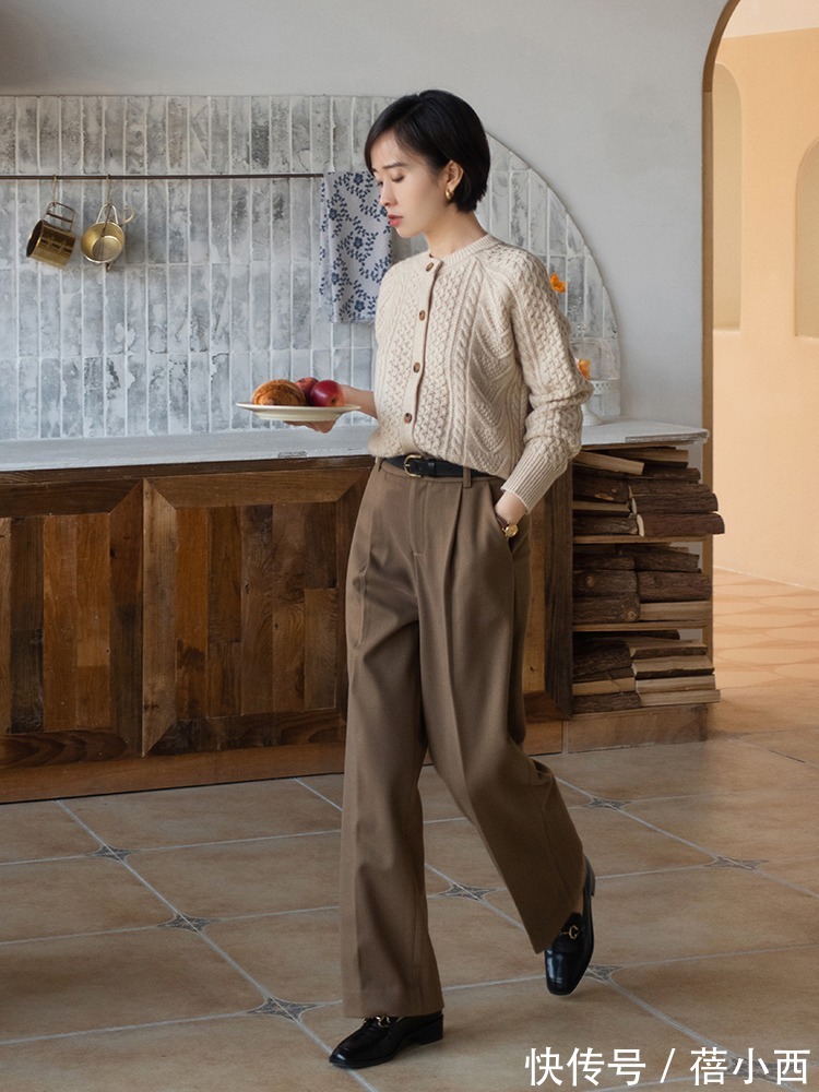 时髦 紧身裤out了!今年流行“阔腿裤”,搭配毛衣、羽绒服保暖又时髦