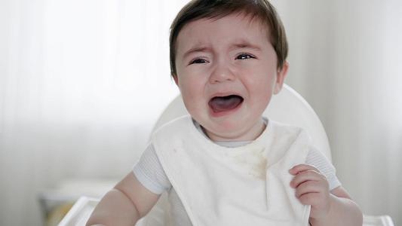 医生|9月大宝宝因吃错辅食入院,医生无奈养娃不能大意,别乱喂辅食