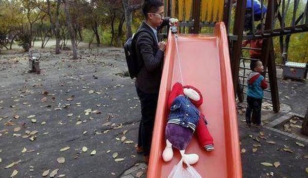 帽绳|冬天再冷也不能给孩子穿这几种衣服, 已经有好多小孩发生意外!