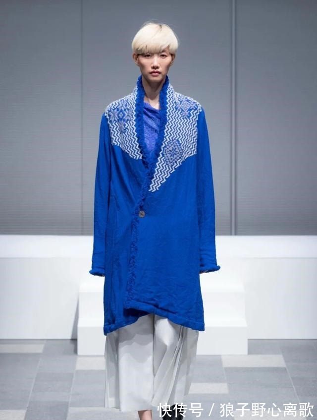 制服 日本潮流70年→时尚是反应时代的镜子!