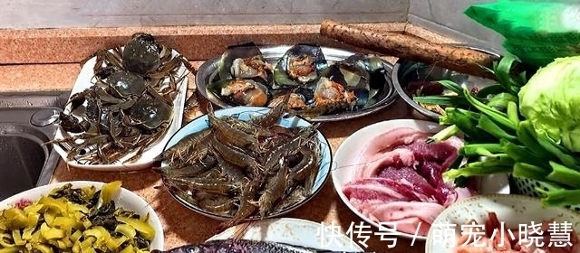 过年去姑姑家拜年，4个姑父做拿手菜，两天吃四顿，顿顿不重样