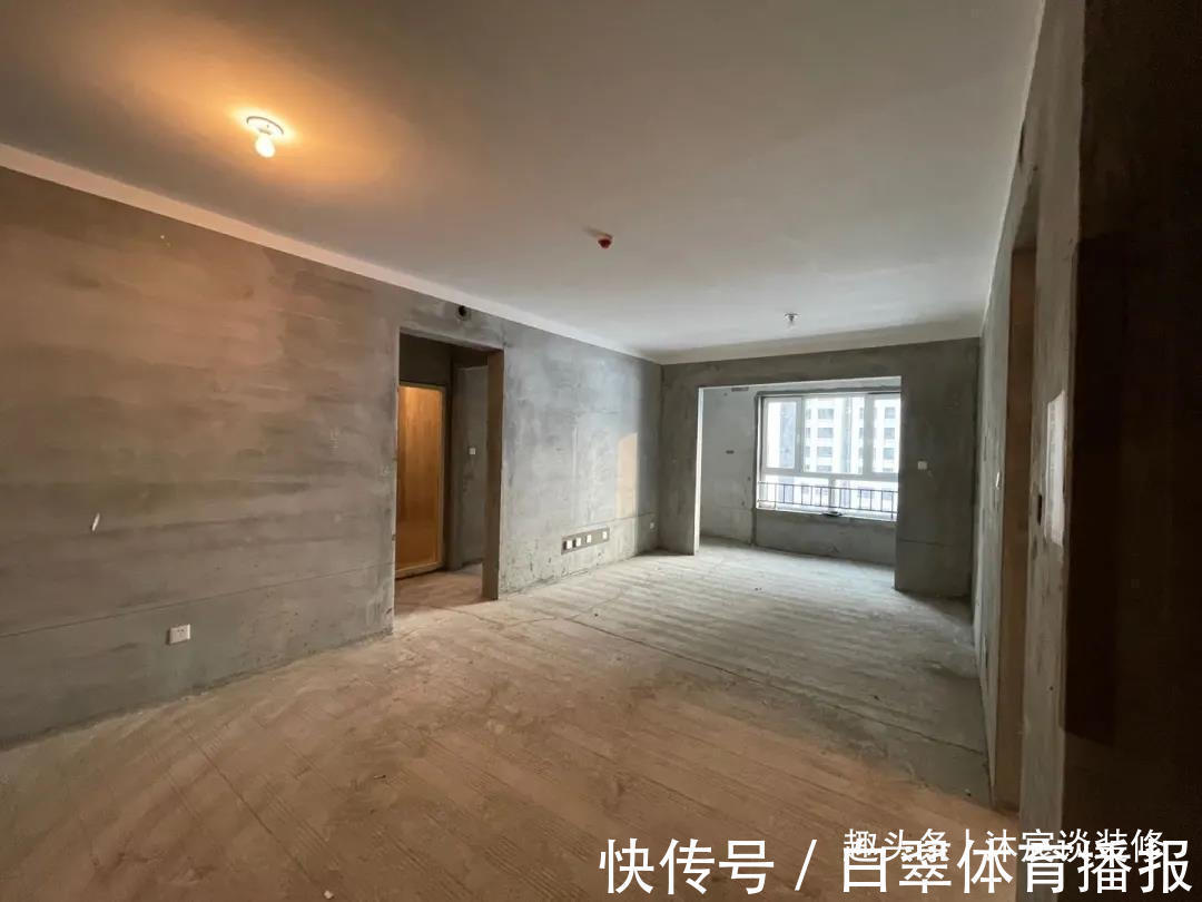 扫地机器人|没钱装修,直接住进毛坯房里,这对夫妻的“原始生活”却意外走红