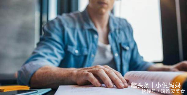 小刘|保姆来了之后,9岁儿子天天说困,爸爸看监控后给保姆拿了3万元