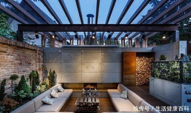 防雨庭院|庭院设计两个防雨庭院,有玻璃廊架的防雨庭院,如客厅般的花园!