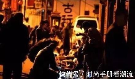 地摊|成都神秘的“鬼市”，凌晨开张天亮消失，交易须遵守“三不问”！