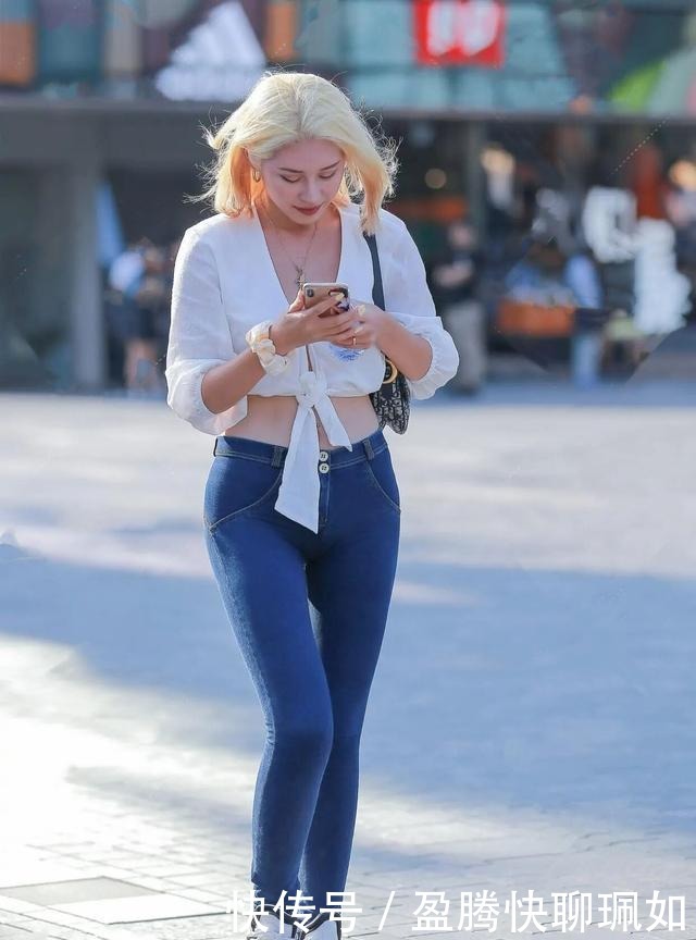 激情|又火了一款“无痕”牛仔裤,时髦又遮肉,大家激情满满!