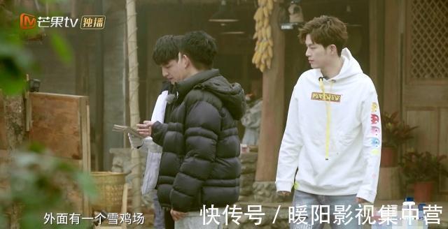 节目组|节目组失误关掉滤镜，王源满脸痘颜值大跌，杨超越皮肤不如董力！