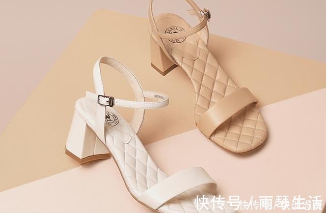 一字带凉鞋 偷偷告诉你,那些真正有品位的人都在穿什么鞋