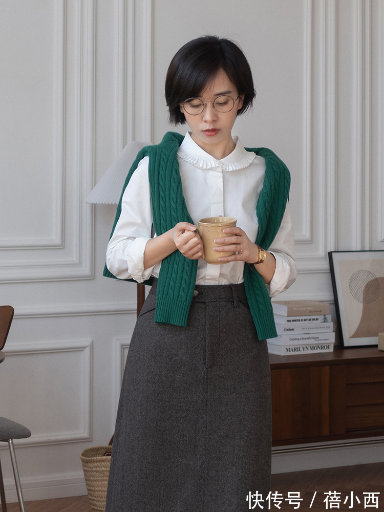 搭配 冬季出街也要美!照搬“毛衣+半身裙”,将基础款穿得优雅又时尚