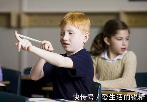 慢惊风|宝宝“特别表现”自己,这是生长规律吗?