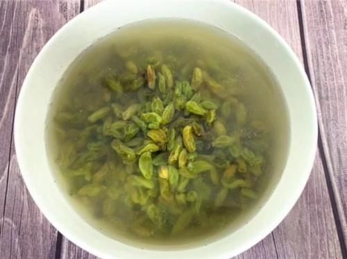 葡萄干和此物一起泡,每天一碗,排出毒素,气血足了,肝脏健康了