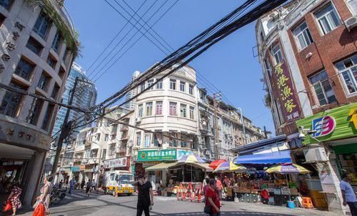 国内唯一直通大海的步行街，挤满网红店，游客常年不断