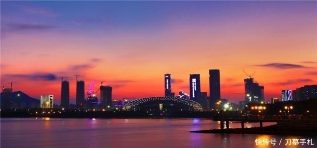 深圳|1980年，小伙花525万元买下深圳第一片土地，现在他怎样了？