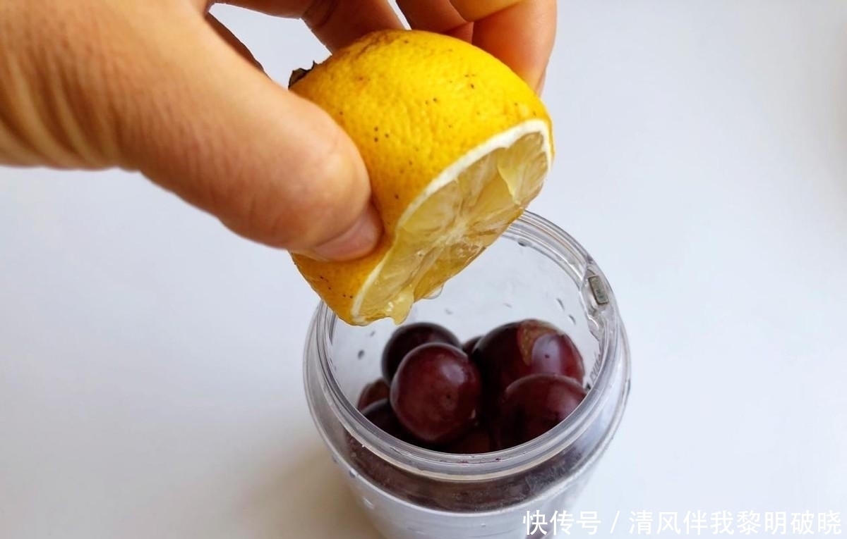 喜欢吃果冻不用花钱买，自己在家就能做，没有添加更健康