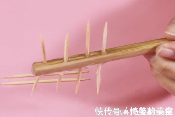 家家户户|把牙签粘在筷子上，原来作用这么厉害，解决了家家户户大难题