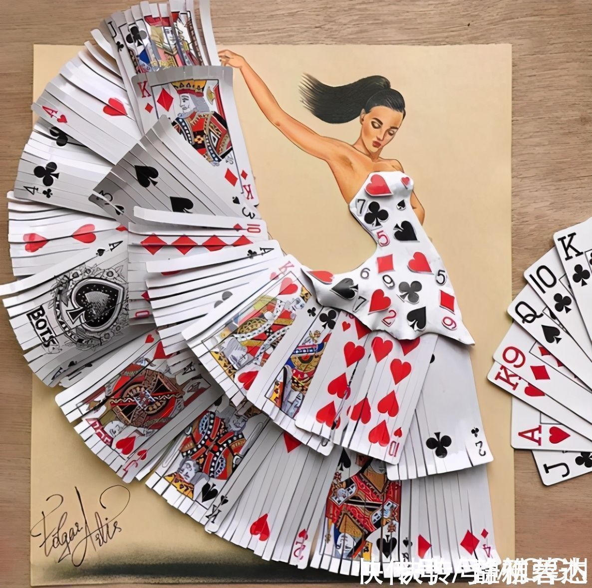 画师大佬太有创意，用面条和汉堡给美女当裙子，看了感觉挺有食欲