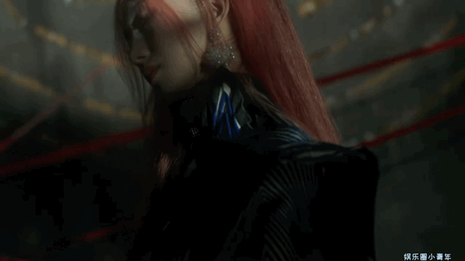 他們?cè)鸦貧w是為了把草種到舞臺(tái)上嗎