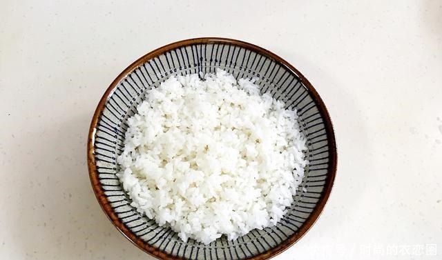 朋友圈|30岁主妇晒2人晚餐,意外在朋友圈火了,网友生活简单,不奢侈