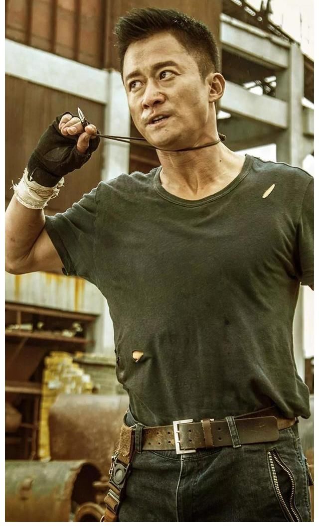 《快樂大本營》又開播，已邀請吳京和易烊千璽做嘉賓，繼續(xù)造星