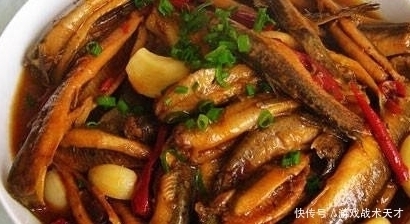 泥鳅|天然的抗菌消炎菜,做法简单,味道鲜美,嗓子疼了就吃上一盘