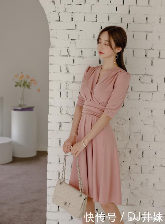 洛神|晴天美图孙允珠,洛神粉桃轻盈飘绢甜馨连衣裙