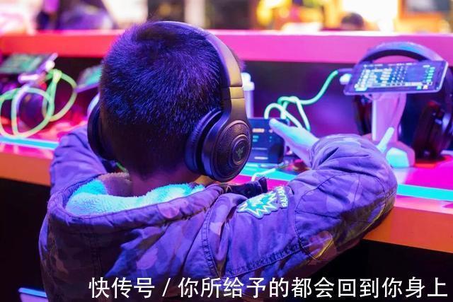 孩子|在家长工资充裕的条件下,要尽早给孩子买两款玩具,控制沉迷手机