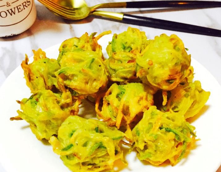  炸萝卜丸子，加面粉还是淀粉？都不对，这么做金黄酥脆，放凉不软