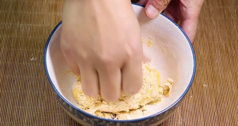 面粉别做包子!加上南瓜,不加一滴水,营养是包子8倍,出锅秒光