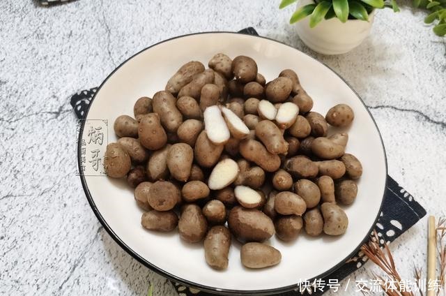 冬天,不吃肉也要吃它,蒸一蒸就好,大人孩子都爱吃,可惜不懂吃