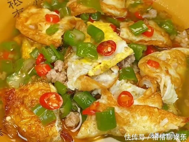 切成|现在才知道,鸡蛋还可以这么做,做法很简单,一上桌都抢着吃