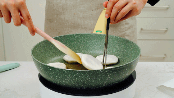 过年都要抢着吃的红糖糍粑！软糯香甜，寓意团团圆圆，全家人都爱