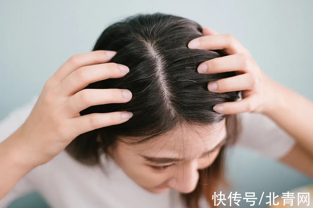 黑芝麻最大的好处不是乌发，而是这个……但很多人都没吃对