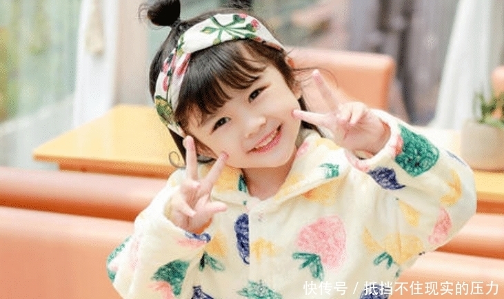 父母|孩子很多时候，会做得很好，只需小小地鼓励一下就行