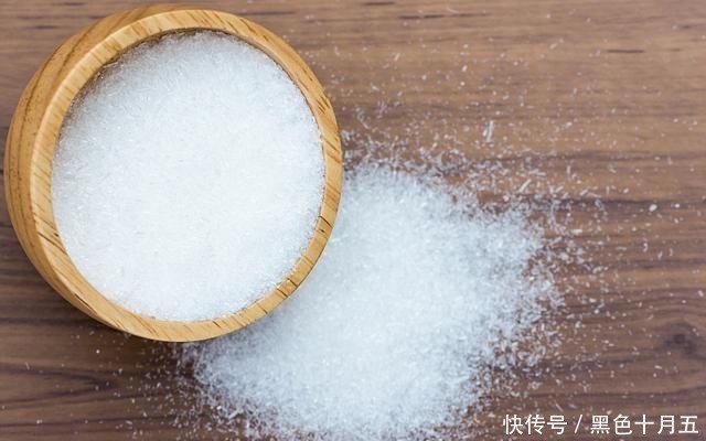  减少|肝不舒服，建议减少“3白”的食用，大量食用可能对肝脏不好