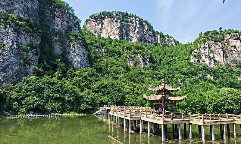 |济南一奇特景区，名字搞笑感觉毫无意义，依山傍水景色宜人