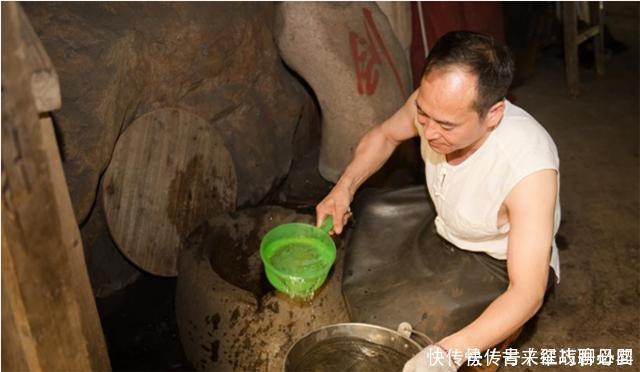 郑国荣|铸剑师郑国荣:第一把剑拍卖两万,第2把陨铁铸造,第3把赠金庸