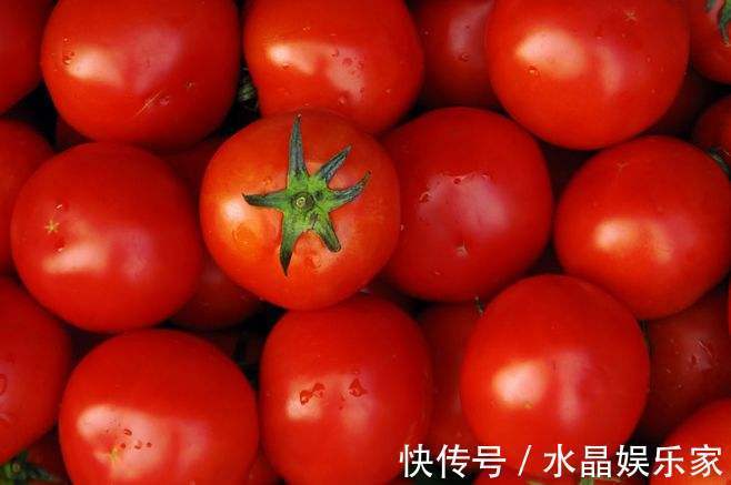 买西红柿时,这4个地方看仔细,就不会买到催熟的,个个汁水多