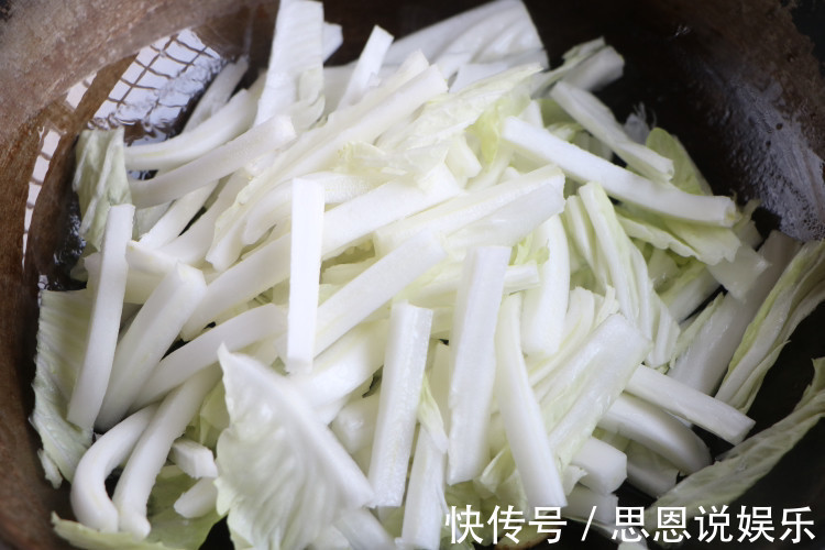 白菜最好吃的做法,不用炖不用煮,2块钱做一大锅,滋补又暖胃!