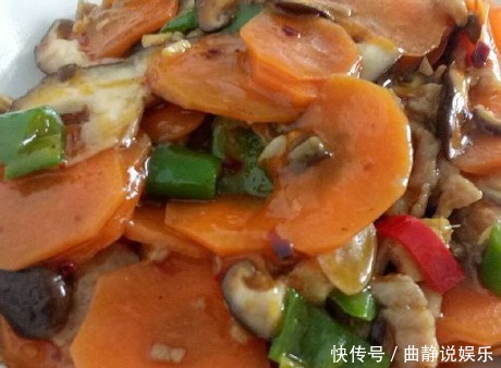 营养均衡|香菇和此物一起炒，血管不堵了，子宫干净了，女性不想显老可试试