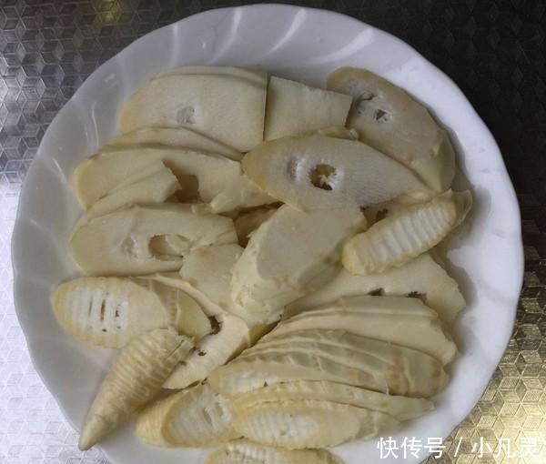 “天然雌性激素”被发现,妈妈常吃48看起来像25,女人味十足