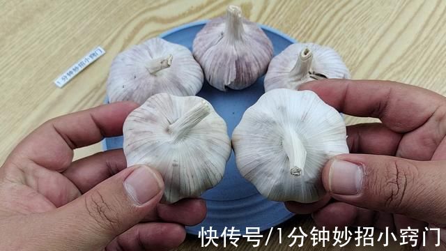 今天才知道，保存大蒜方法简单，不干瘪不发芽，真管用