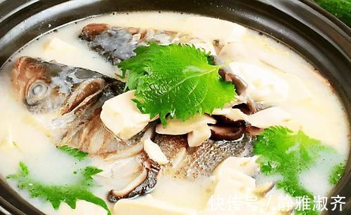 鱼腥味|不管炖哪种鱼,都不要加这“2种料”否则鱼汤不白不鲜还很腥!