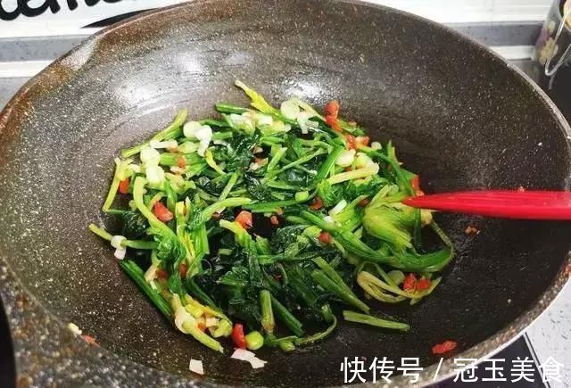 草酸|不管你有多懒，千万在炒前把这种蔬菜焯水，否则吃了会伤身体！