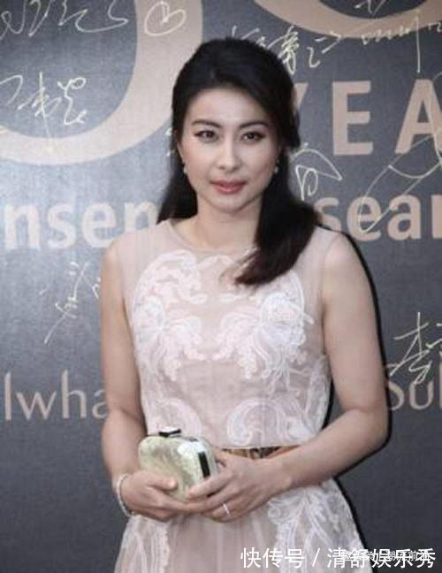 碎发 38岁郭晶晶终于换发型,剪短发美到开挂,又美又温柔,谁能不爱?