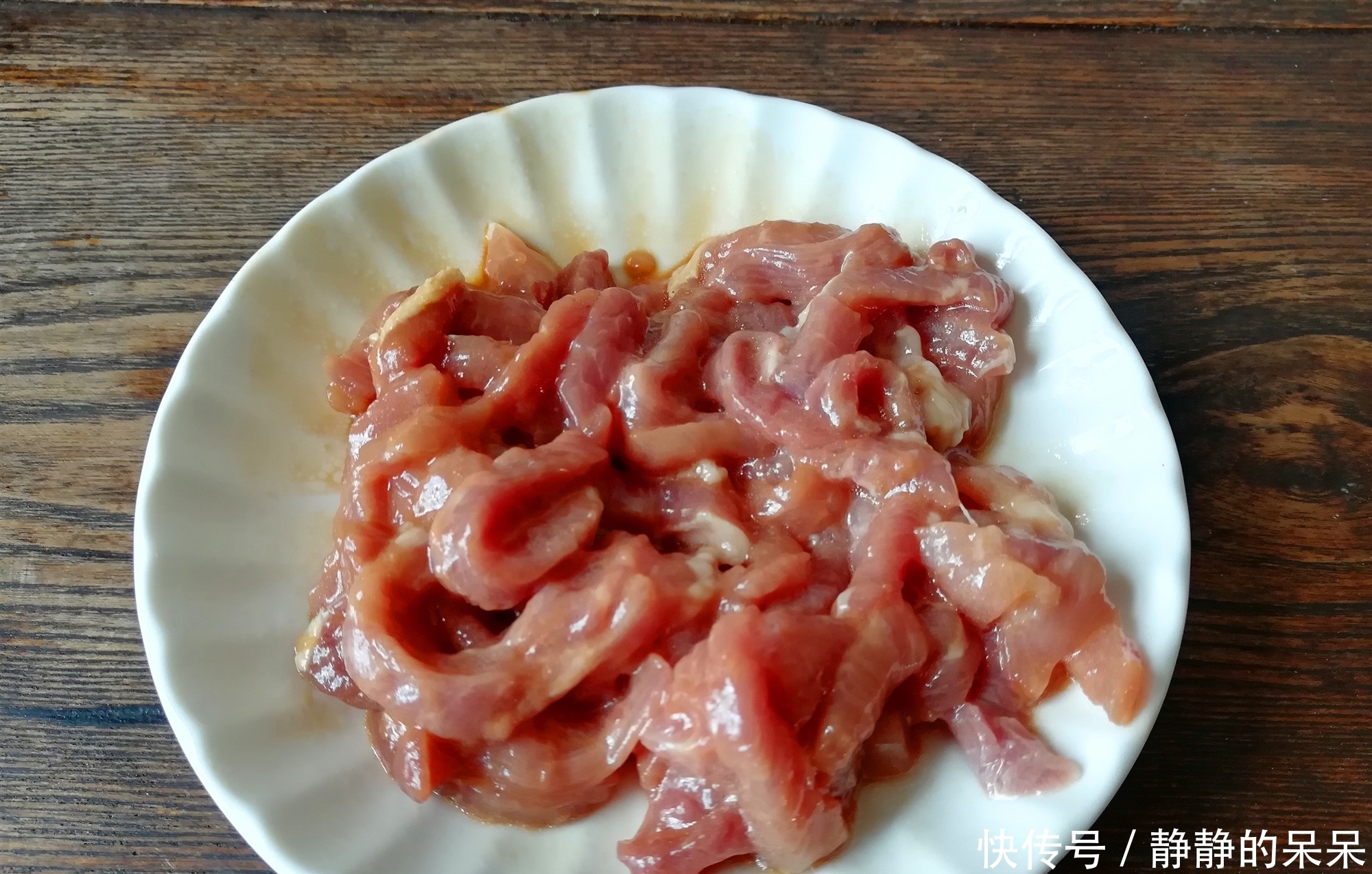 蒜薹炒肉丝的家常做法,教你小技巧,蒜苔入味,肉丝滑嫩不柴