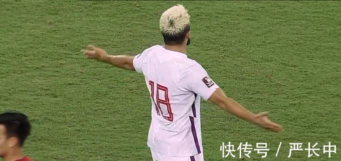 中国队|国足门将颜骏凌上越南头条:越媒晒他第3次从球门里捡球