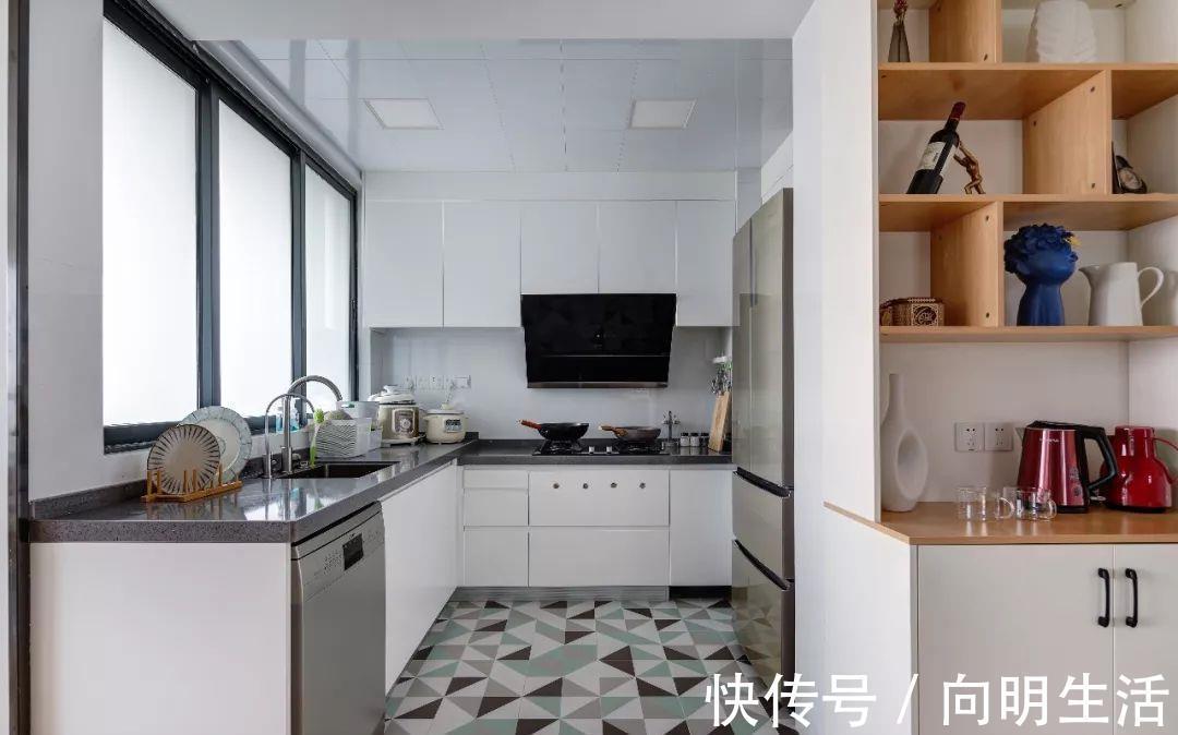橱柜|同样是20多万装修的家，人家多打了这些柜子，档次立马就上升了！