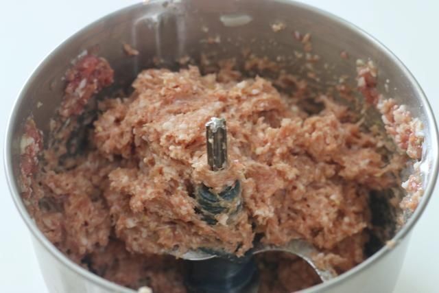 煮肉丸紫菜汤,不要加淀粉和鸡精了,肉丸嫩汤鲜美,诀窍公开