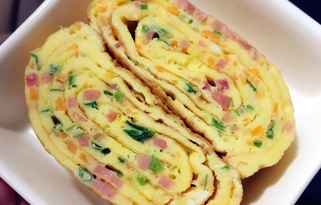 鸡蛋“卷”起来，好看又好吃，含钙量翻倍升，孩子吃了蹭蹭长！