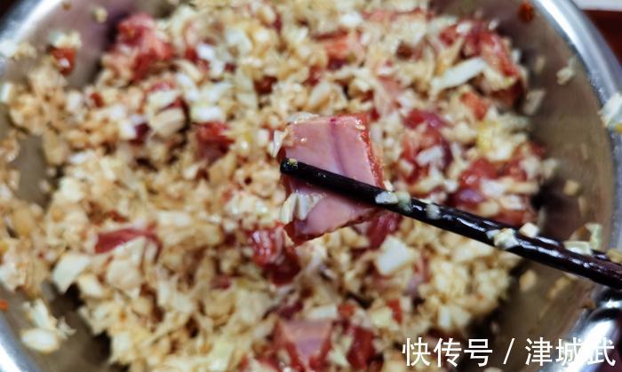 冬天，少吃猪肉多吃它，比吃牛羊肉强，用它蒸白菜馅包子，特别香